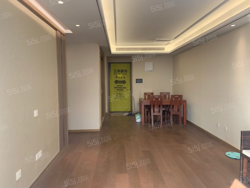 江北核心区华润国际社区三室两厅 物业负责 采光良好 精装修
