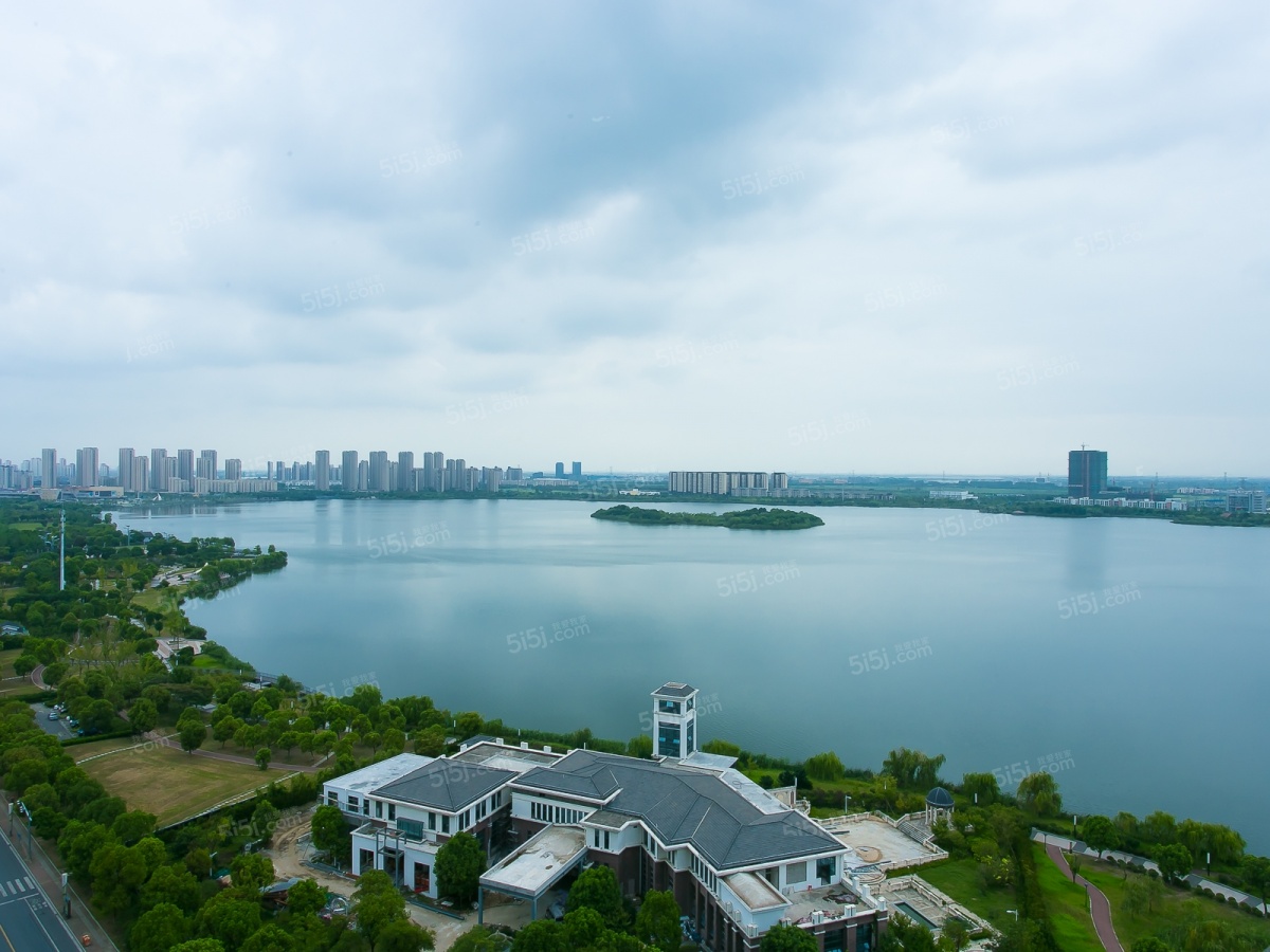 居上前排一线湖景 毛坯空置 大四房 送10平空中花园_苏州我爱我家官网