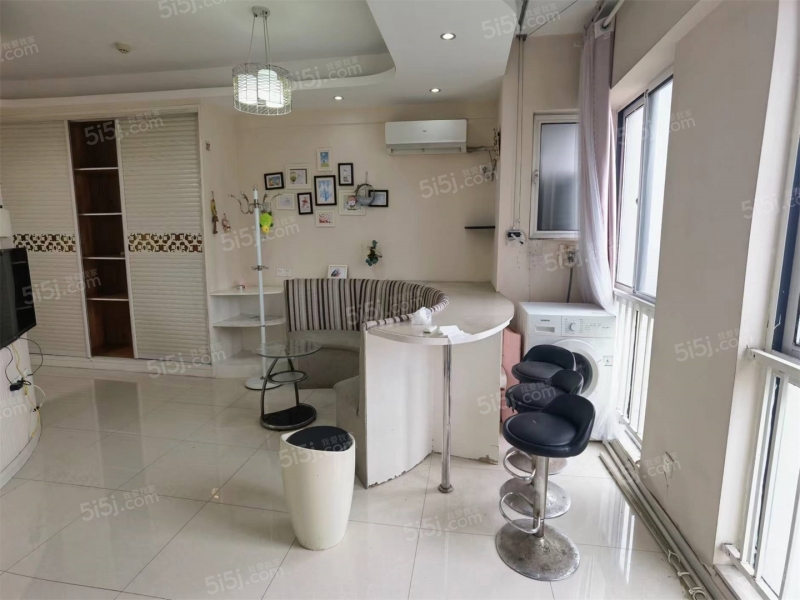 万博生活广场 1室1厅1卫