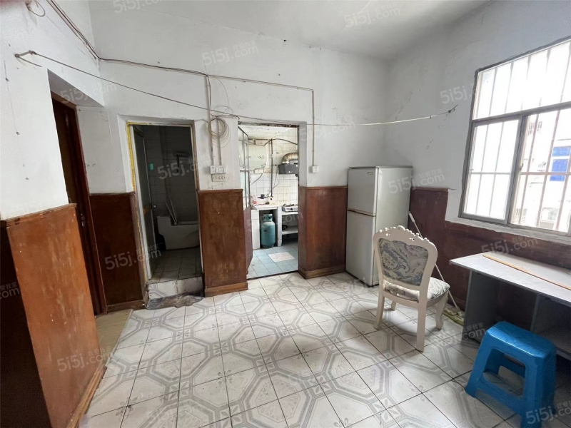 通济新村 4室2厅2卫